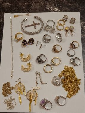 Jewelry bundle Lot Mixed Gold and Silver Set - Assorted
